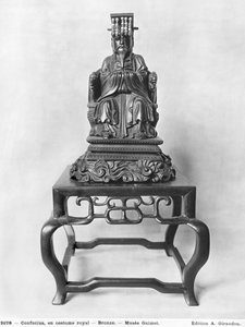 Kungfutsen (551-479 eKr.) patsas mandariinina, Qing-dynastia (1644-1912) (pronssi) (katso myös 186277)